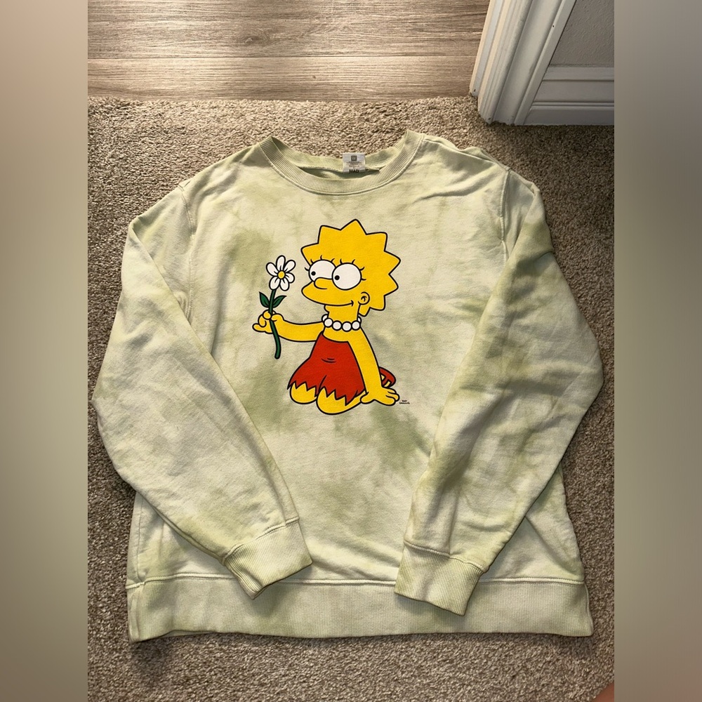 Lisa Simpson light green tie dye crew neck and shorts